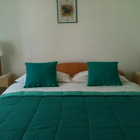 בית הארחה In The Palace 3*