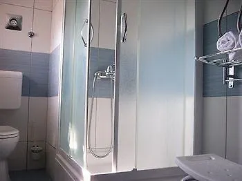 בית הארחה In The Palace 3*