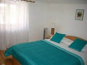 בית הארחה In The Palace 3*