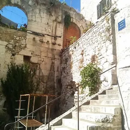 Vendégház In The Palace