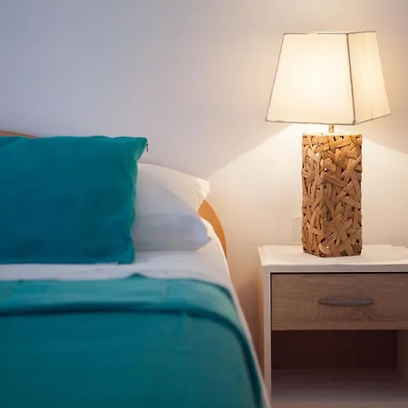 In The Palace 3* Split